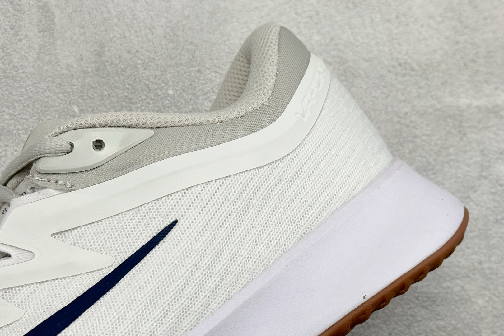 Nike M ZOOM VAPOR PRO 3 舒适百搭减震低帮网球鞋 FZ2161-100