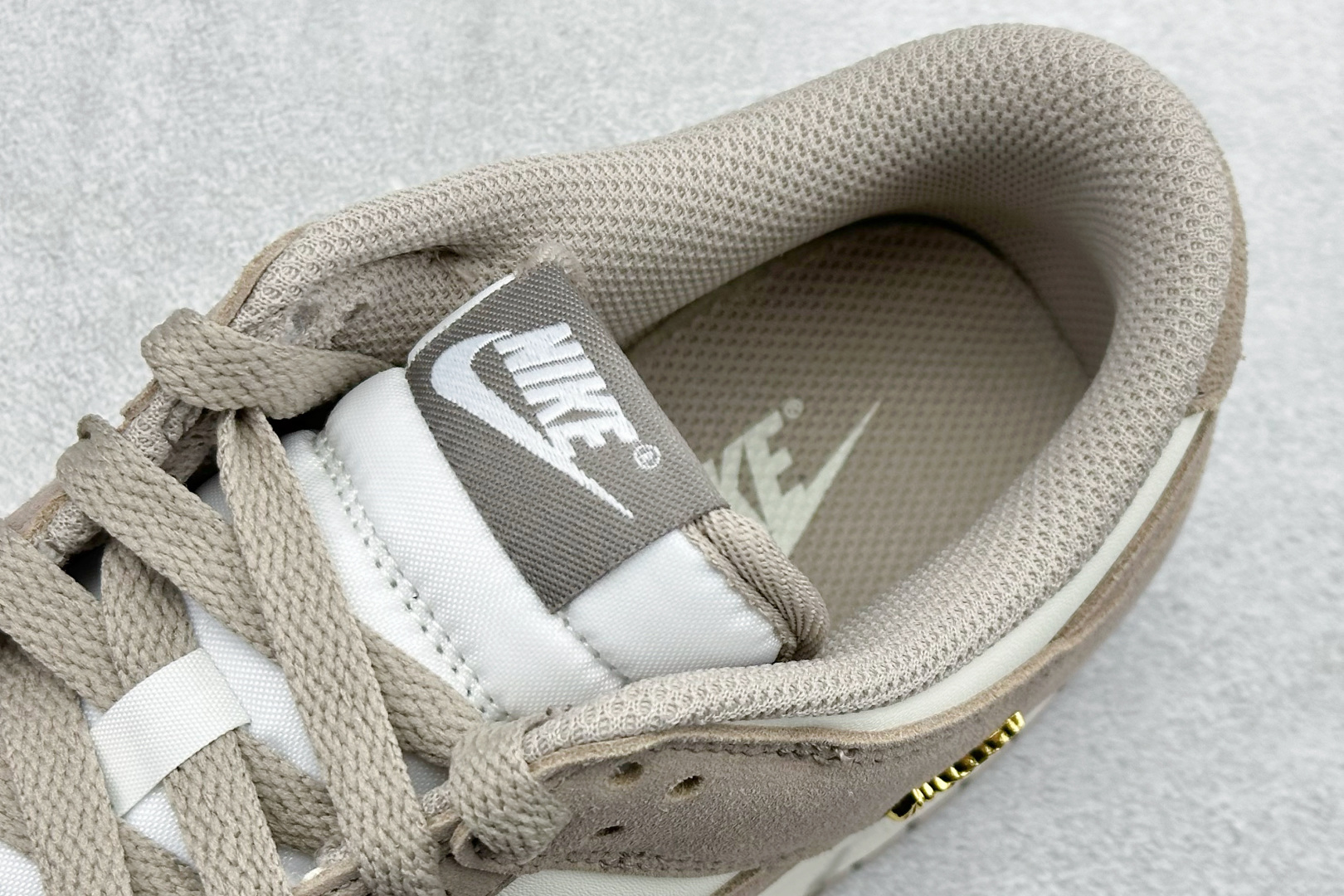 CS版Nike SB Dunk Low 马年限定 灰白 低帮休闲板鞋 IB4417-105