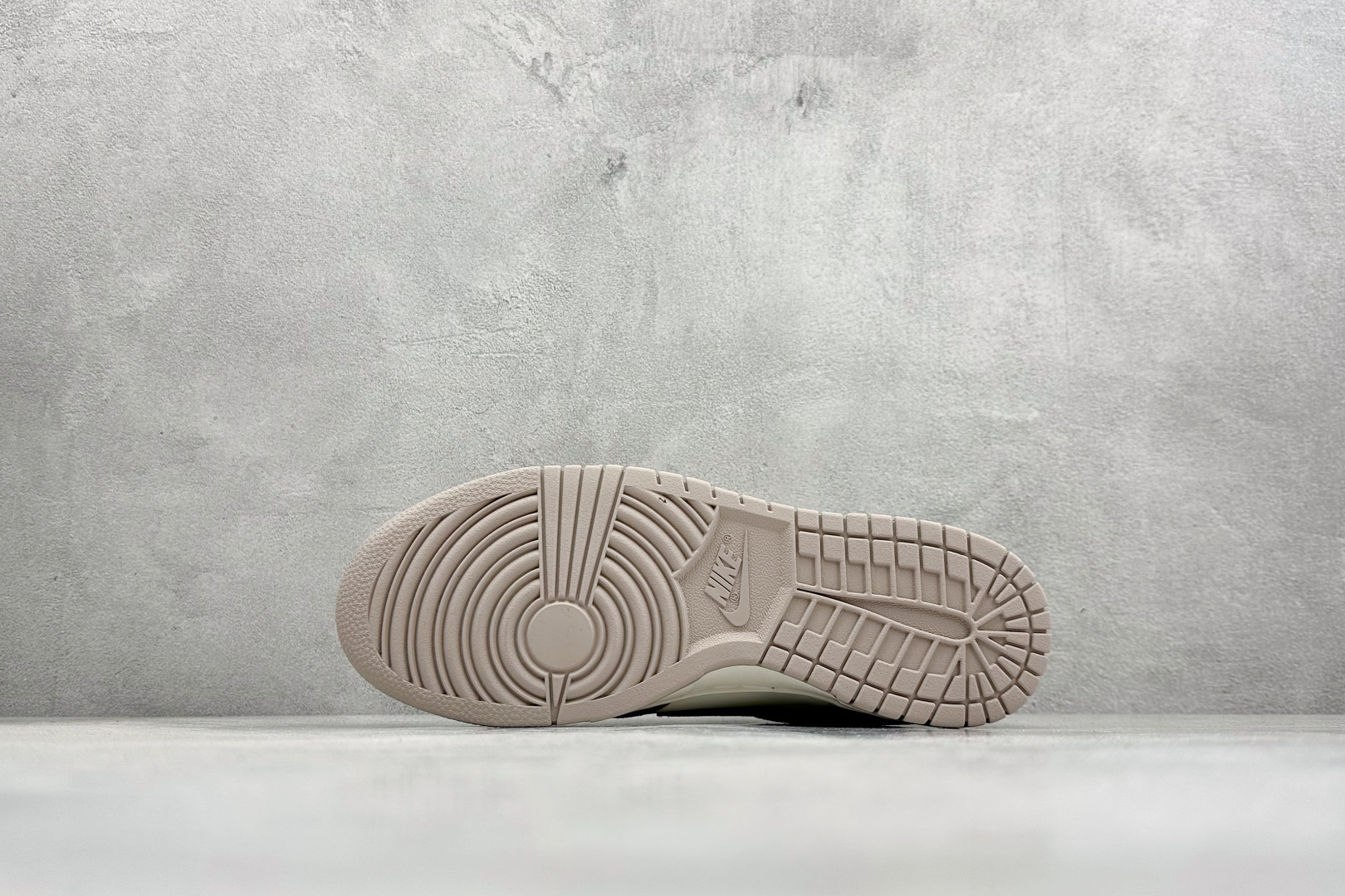 CS版Nike SB Dunk Low 马年限定 灰白 低帮休闲板鞋 IB4417-105