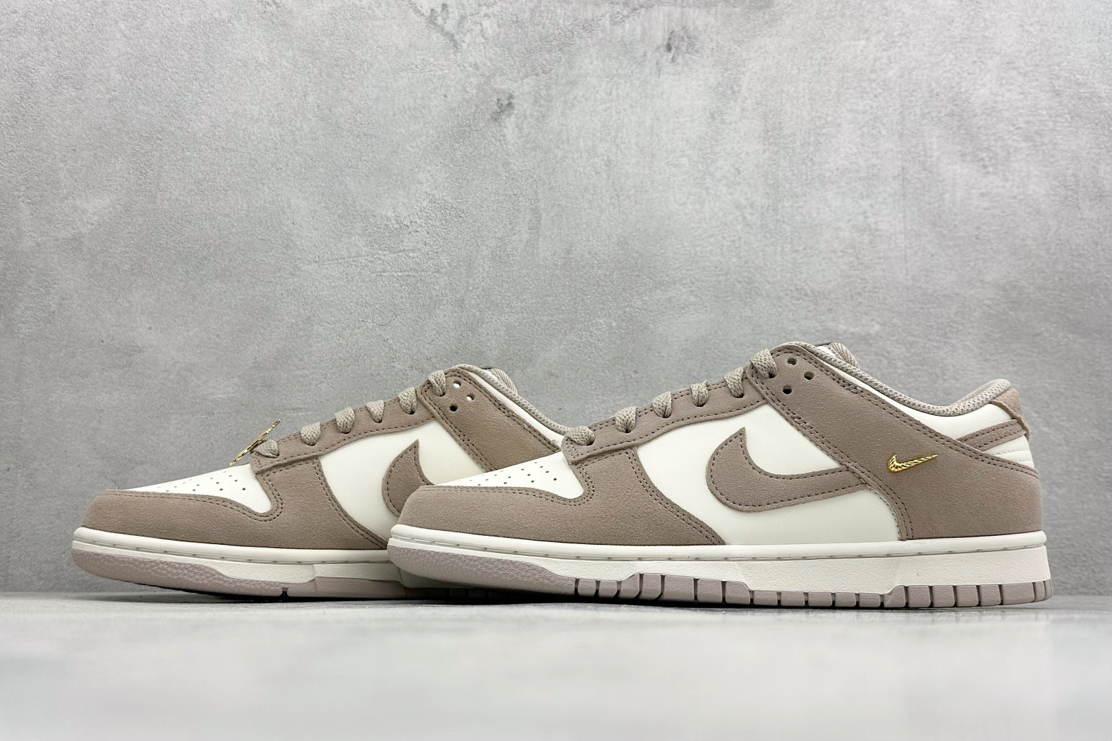 CS版Nike SB Dunk Low 马年限定 灰白 低帮休闲板鞋 IB4417-105