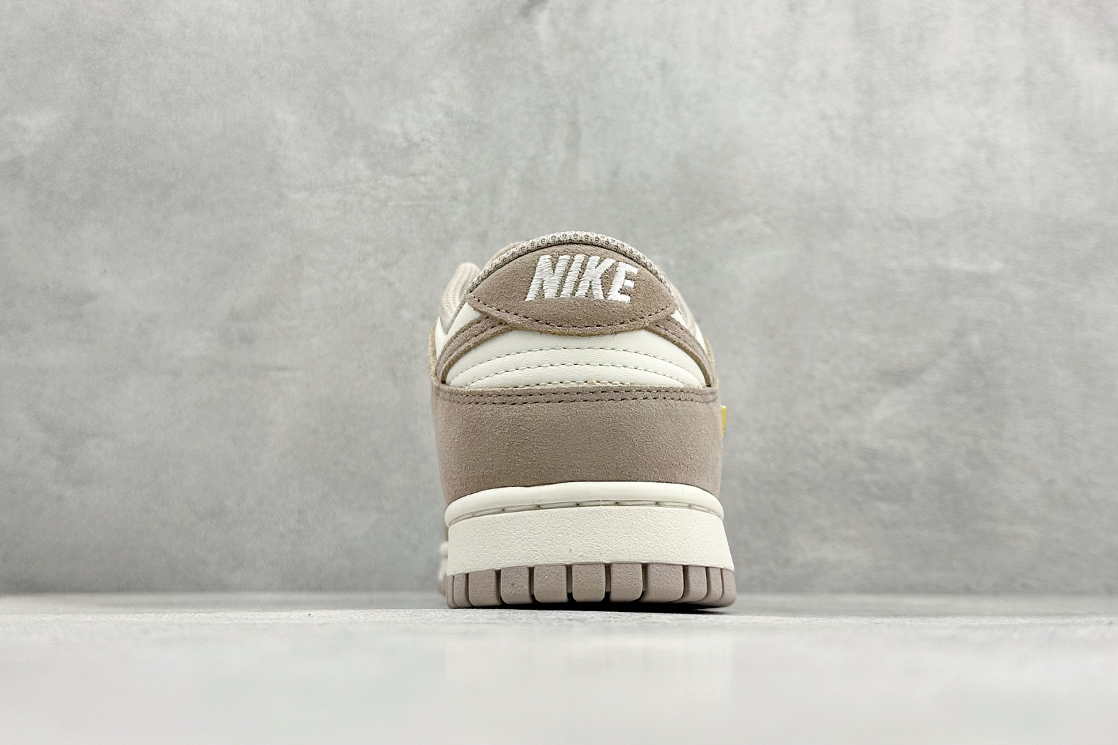 CS版Nike SB Dunk Low 马年限定 灰白 低帮休闲板鞋 IB4417-105