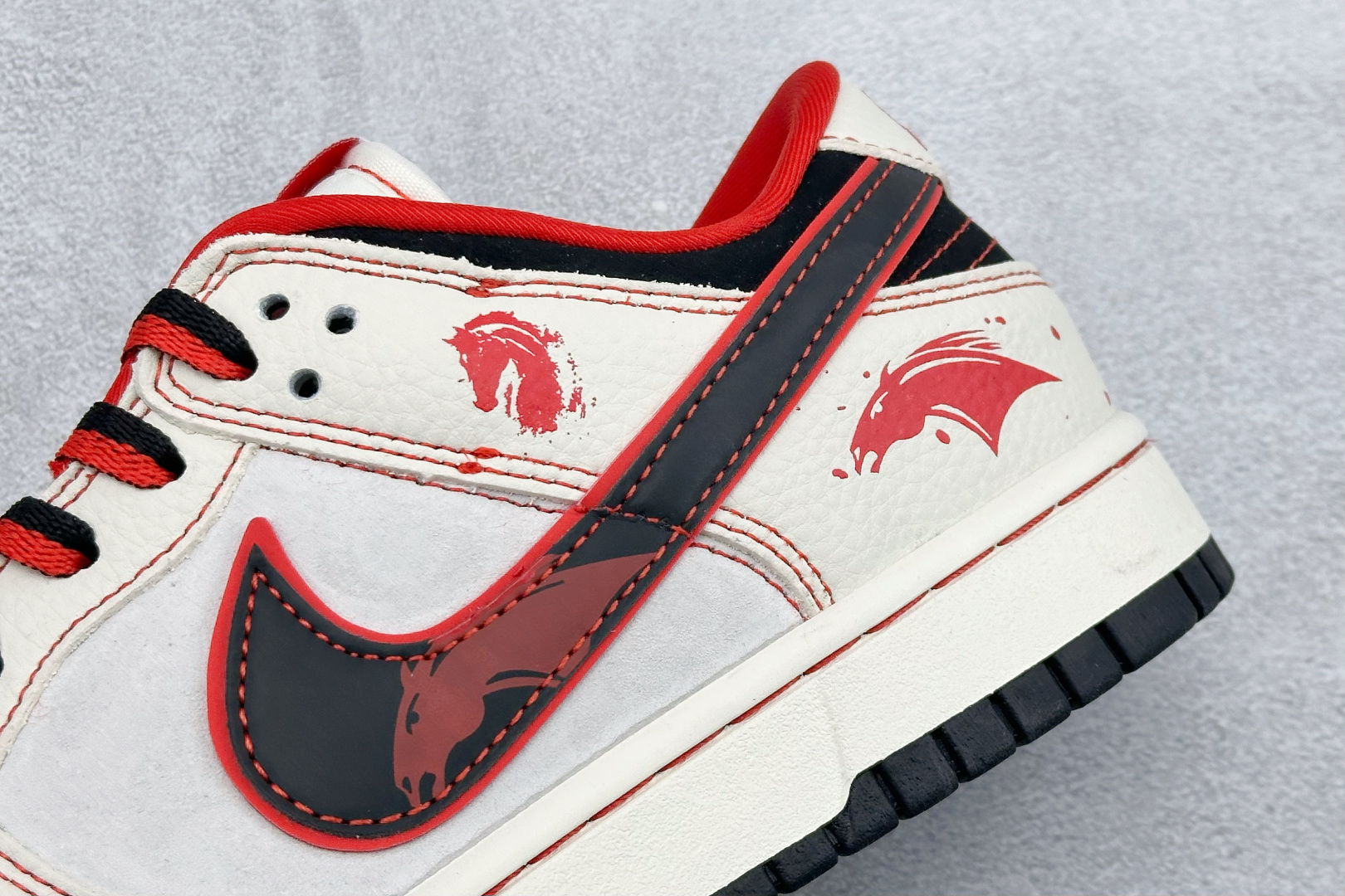 XC版Nike SB Dunk Low 马年限定 高端定制 低帮休闲板鞋 DG1988-013