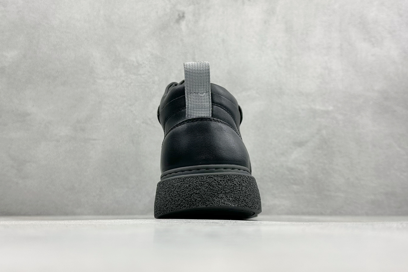 ECCO爱步跑步鞋百搭舒适 秋冬新款休闲运动鞋 966358-010