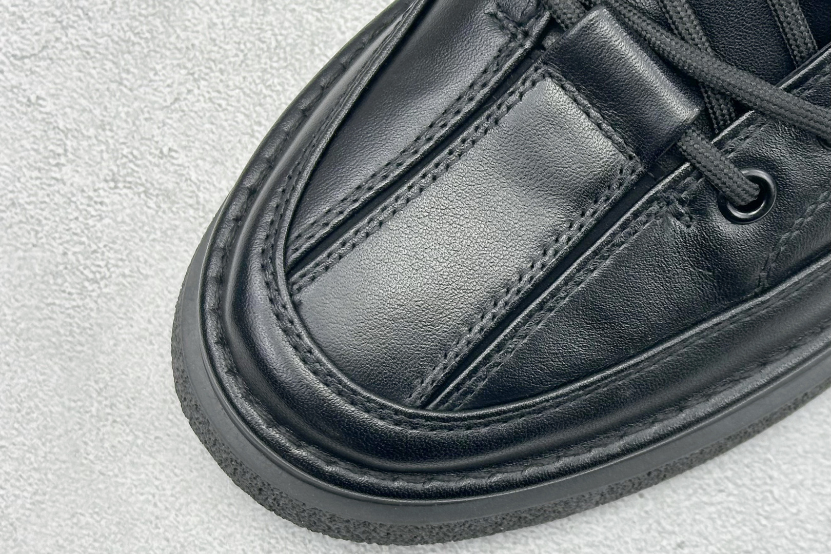 ECCO爱步跑步鞋百搭舒适 秋冬新款休闲运动鞋 966358-010