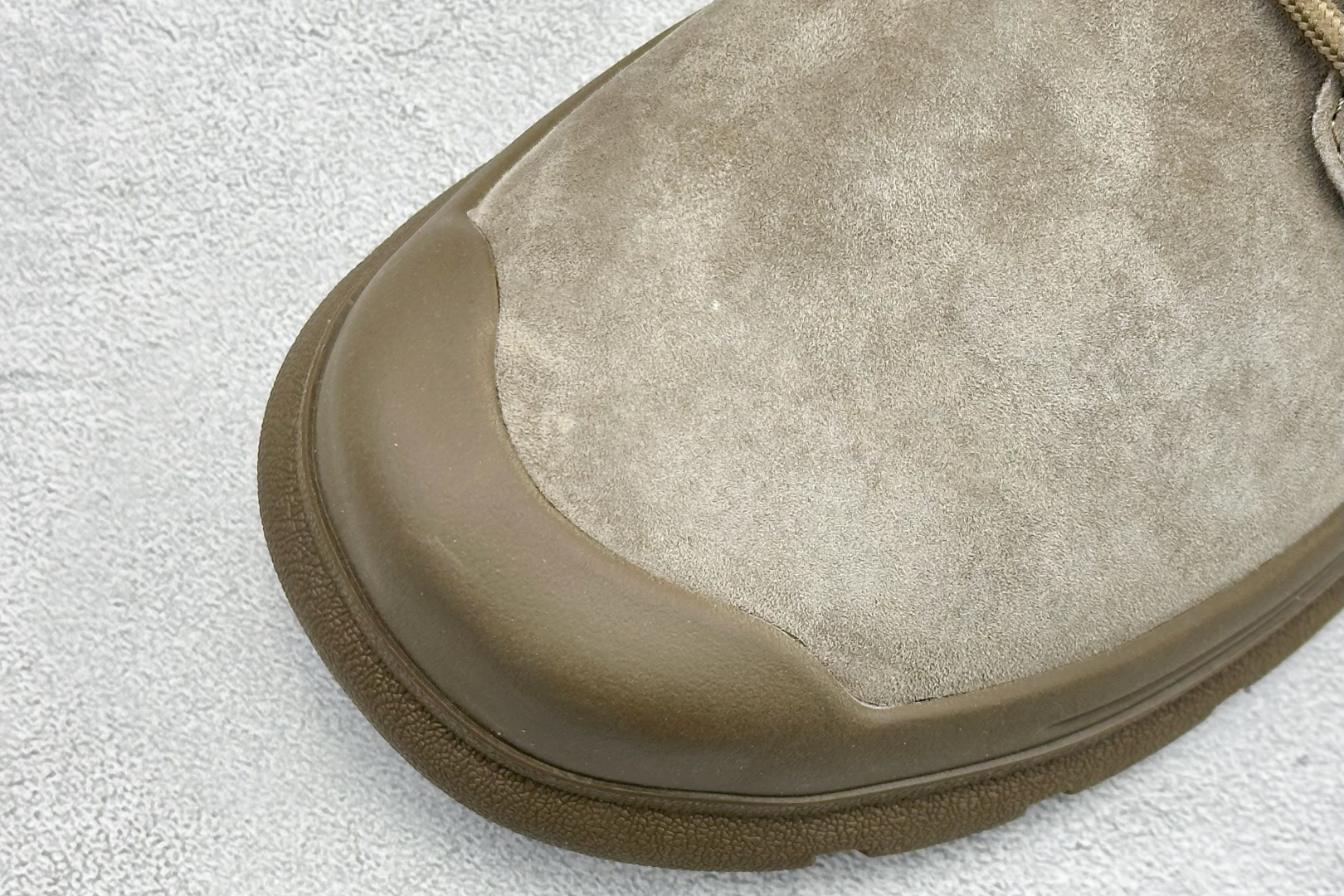 CAT卡特 硬汉推土机品牌经典百搭户外中帮休闲马丁靴 P721911