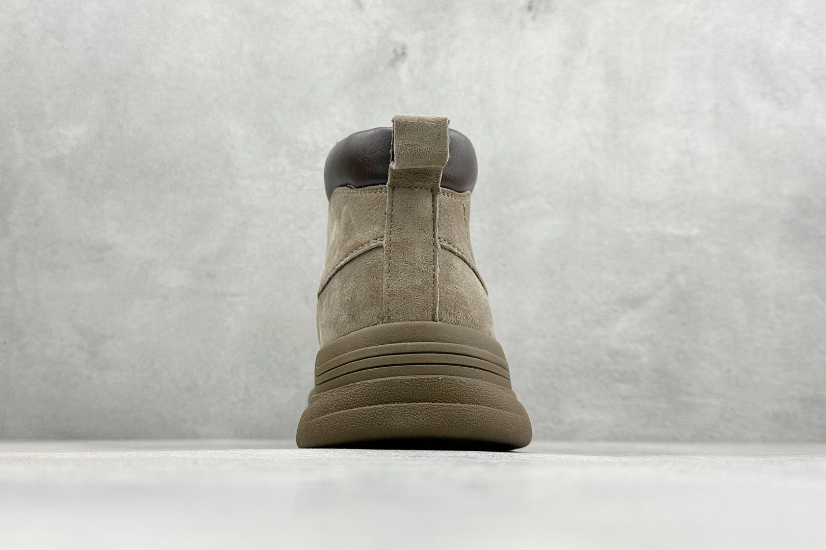 CAT卡特 硬汉推土机品牌经典百搭户外中帮休闲马丁靴 P721911