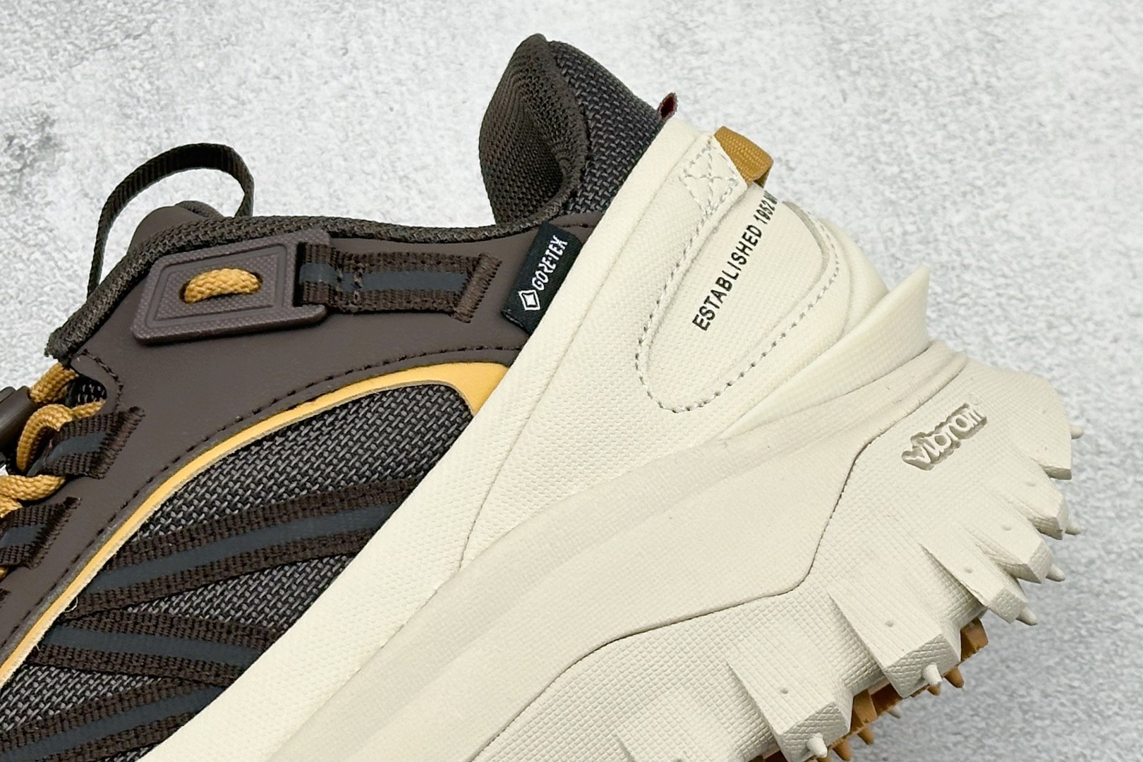 Moncler 蒙口 Trailgrip GTX 厚底系带耐磨低帮运动休闲鞋 K209A4M00330M7208P20