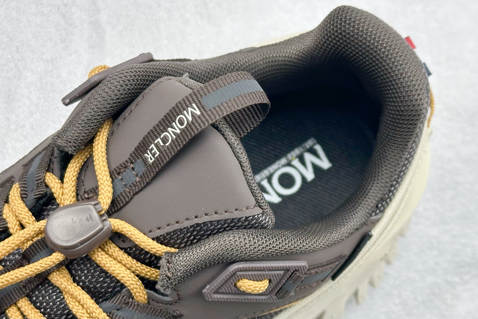 Moncler 蒙口 Trailgrip GTX 厚底系带耐磨低帮运动休闲鞋 K209A4M00330M7208P20