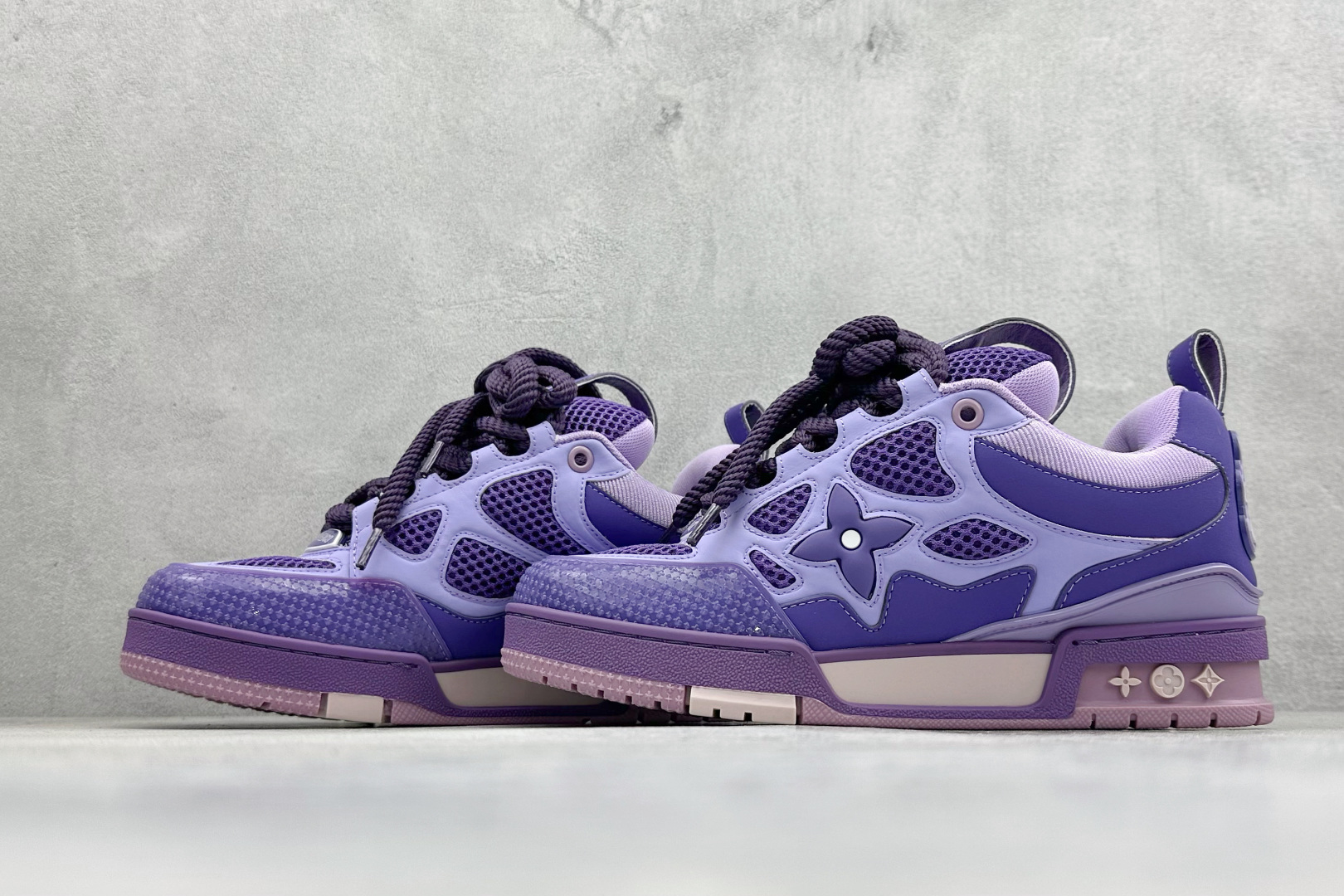 YS纯原LOUISVUITTONSkate小牛皮超大花朵印花低帮板鞋男女同款紫色