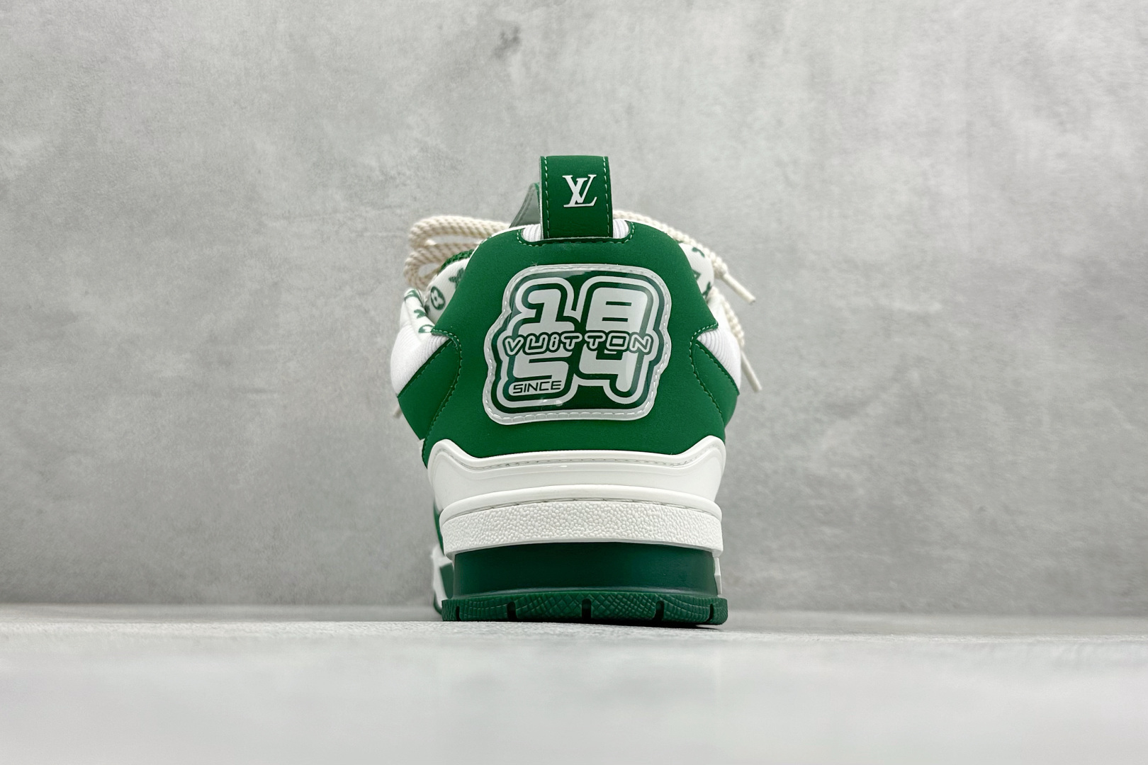 YS纯原LOUISVUITTONSkateSneaker牛皮圆头系带低帮板鞋男女同款白绿