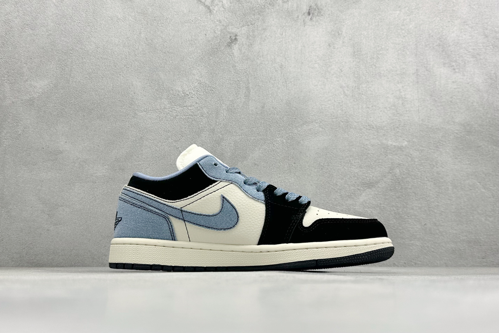 Air Jordan 1 Low AJ1 乔 联名款 高端定制 低帮复古篮球鞋 LD8888-010