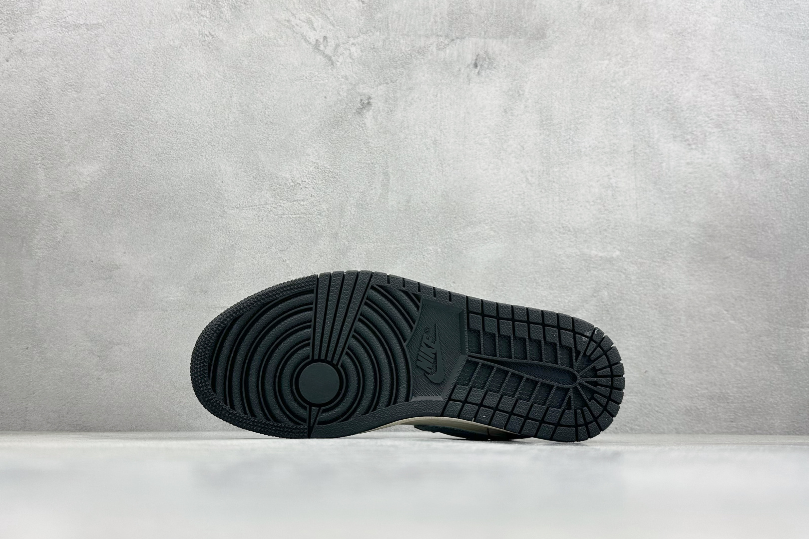 Air Jordan 1 Low AJ1 乔 联名款 高端定制 低帮复古篮球鞋 LD8888-010