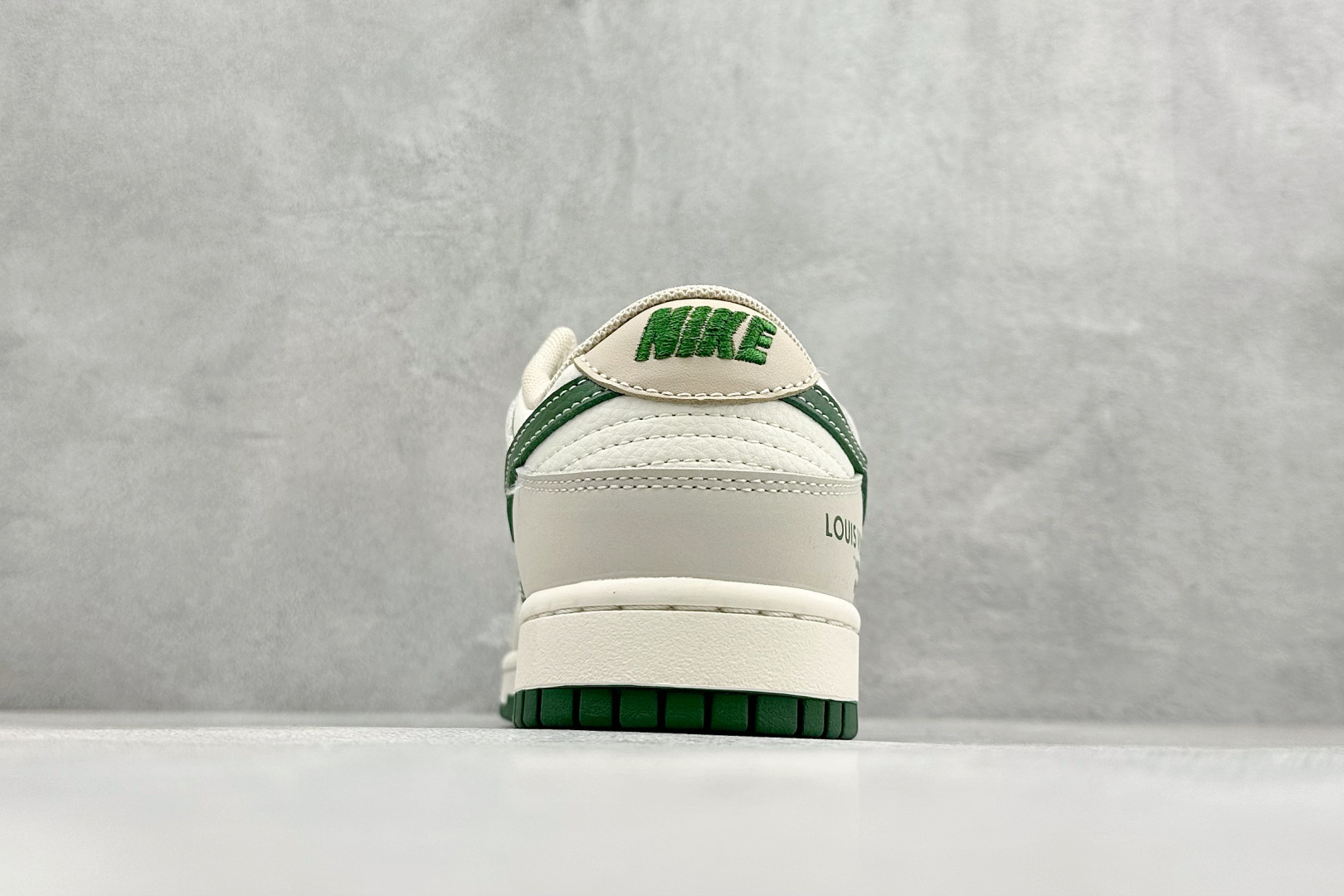 Nike SB Dunk Low LV联名 米灰军绿 周年高端定制 低帮休闲板鞋 JP1628-001
