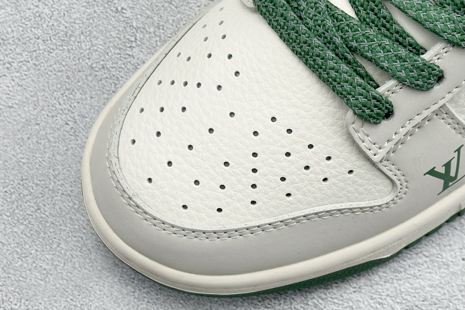 Nike SB Dunk Low LV联名 米灰军绿 周年高端定制 低帮休闲板鞋 JP1628-001