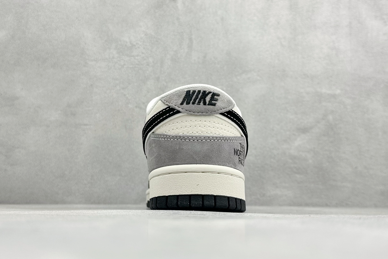 Nike Dunk Low Retro 北面联名 周年高端定制 低帮休闲板鞋 DN3168-010