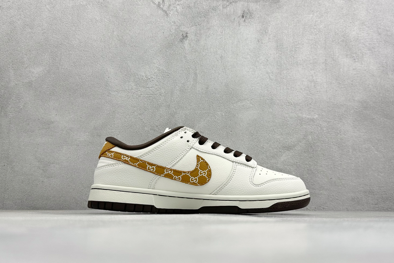 Nike SB Dunk Low 北面联名 白黑棕 高端定制 低帮休闲板鞋 YF9511-916