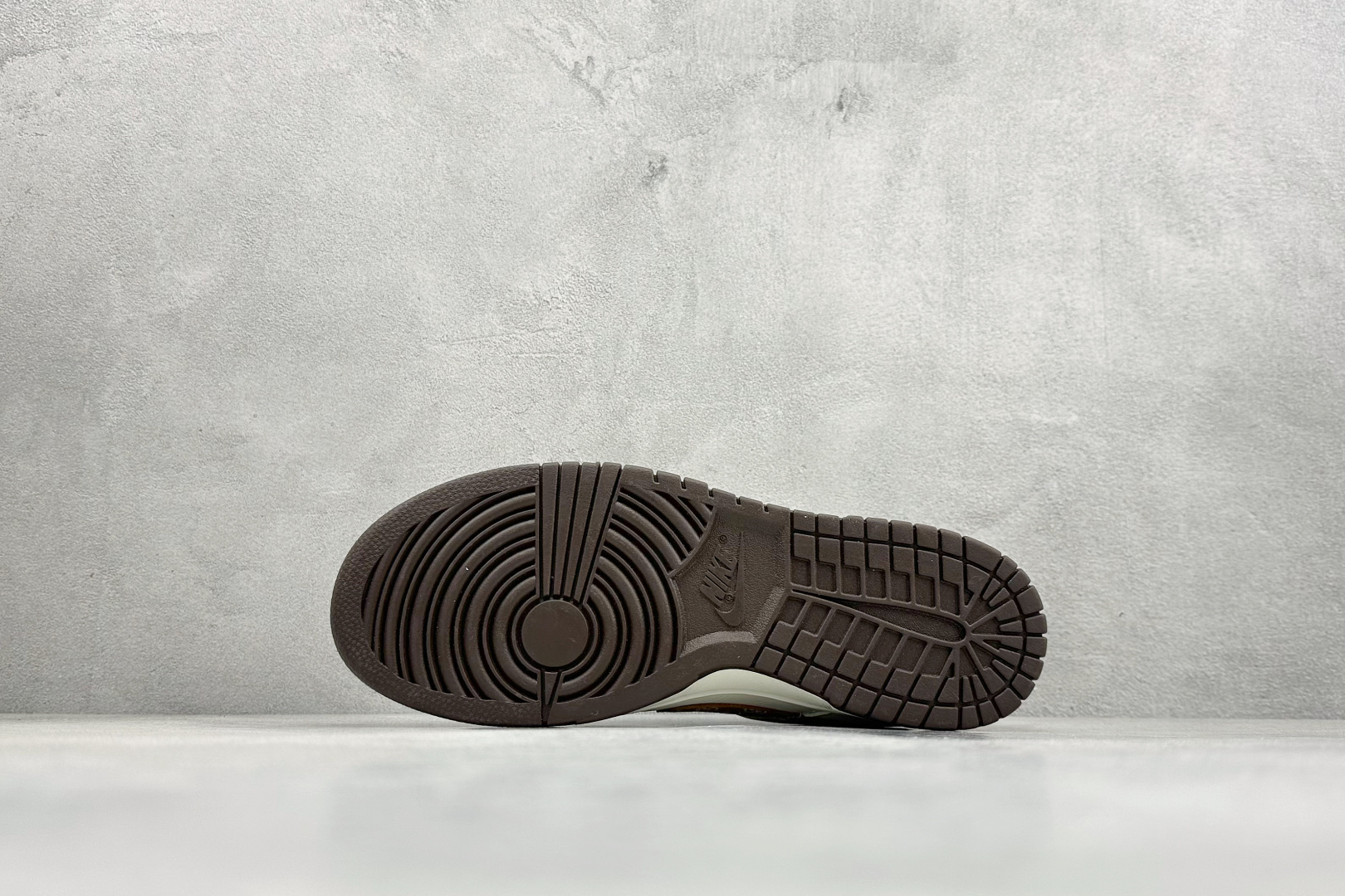 Nike SB Dunk Low 北面联名 白黑棕 高端定制 低帮休闲板鞋 YF9511-916