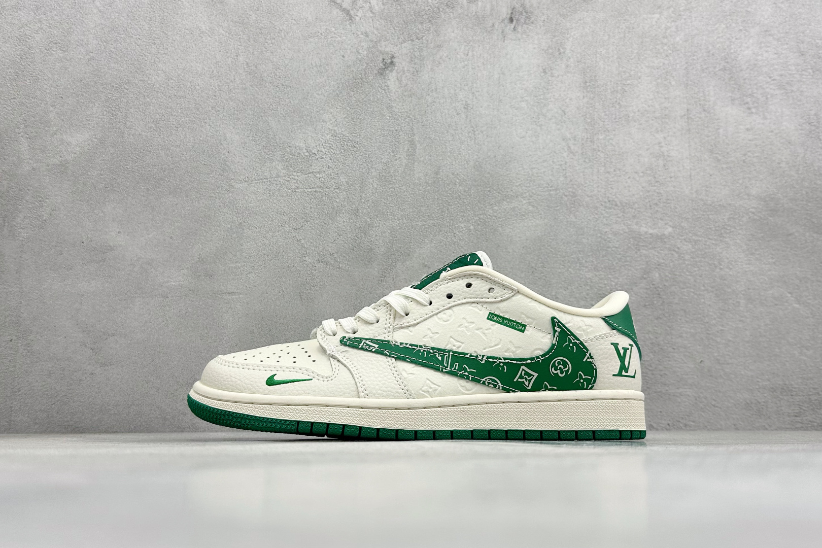 福利特价Air Jordan 1 Low AJ1 乔1 联名 高端定制 倒钩低帮复古篮球鞋#定制鞋盒 大