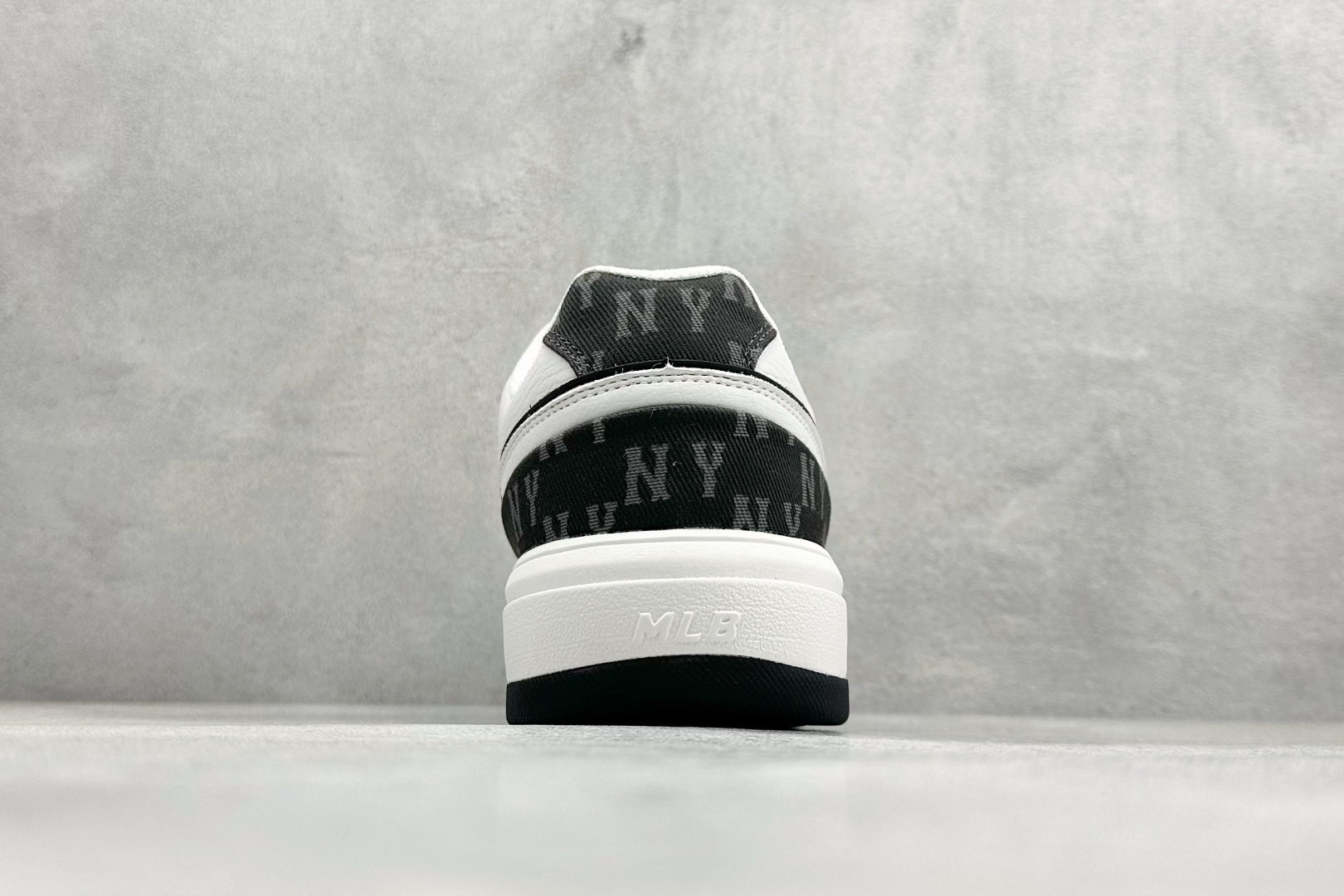 MLB CHUNKY LINER POCKET MONOGRAM学长鞋系列低帮老爹风轻量增高厚底百搭休闲运动慢跑鞋 3ASXM056N-50BKS