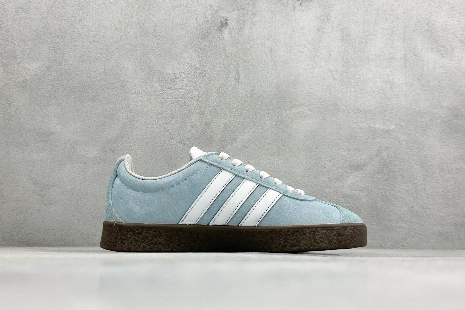 AdidVL COURT CLASSIC SHOES 运动休闲板鞋德训鞋 HQ1802