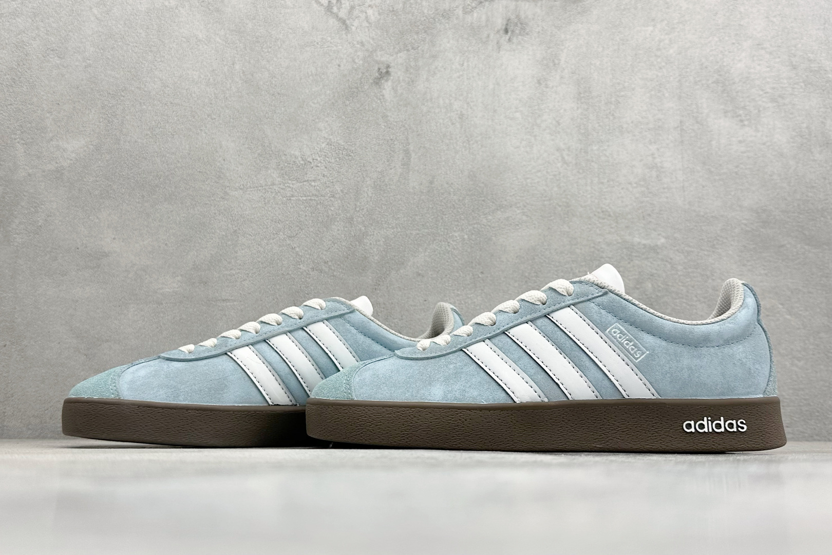 AdidVL COURT CLASSIC SHOES 运动休闲板鞋德训鞋 HQ1802