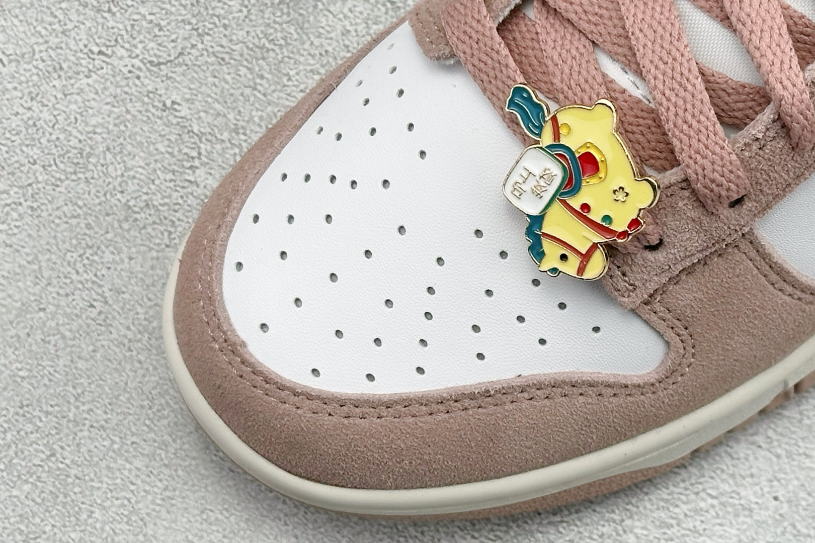 CS版Nike SB Dunk Low 马年限定 粉白 低帮休闲板鞋 IB4417-102