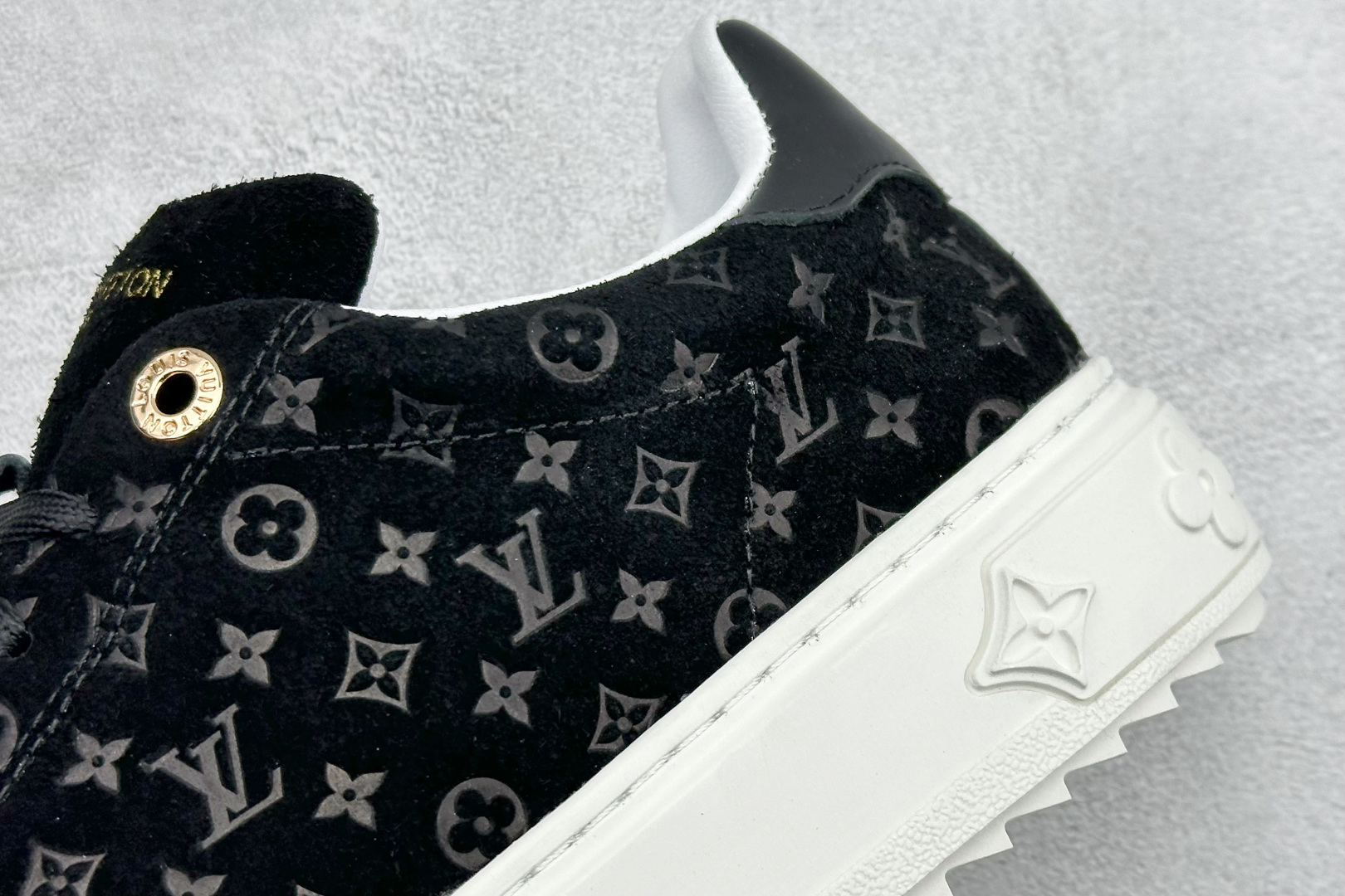 YS纯原广奢高端货LouisVuittonNewArrival系列 LVTimeOut情侣小白鞋黑色