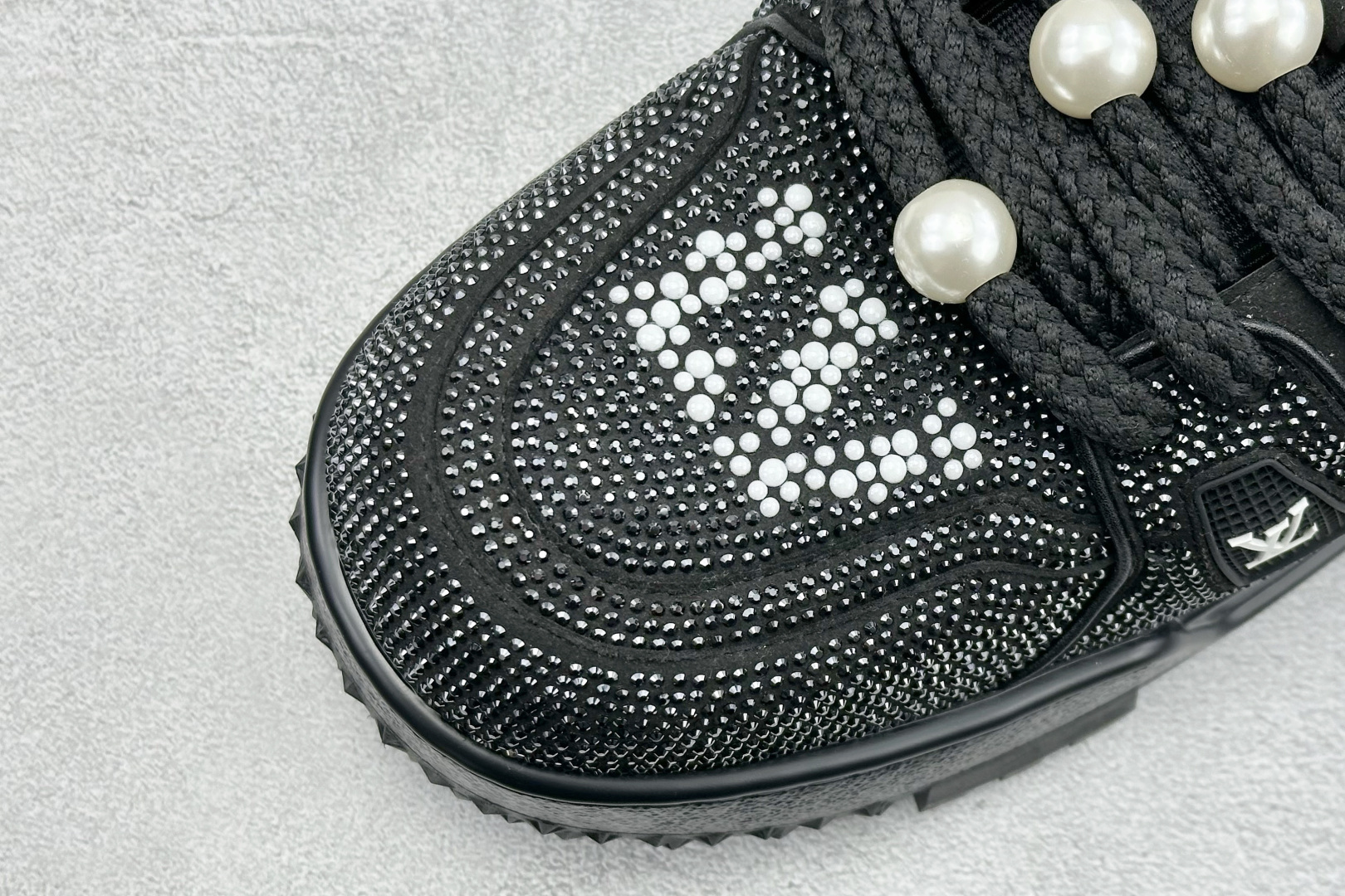 YS纯原LOUISVUITTONTrainer系带圆头低帮板鞋亮钻黑色