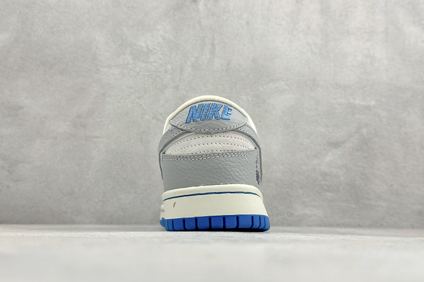 Nike SB Dunk Low ”LV联名“——白蓝” 高端定制 低帮休闲板鞋 YF9511-912