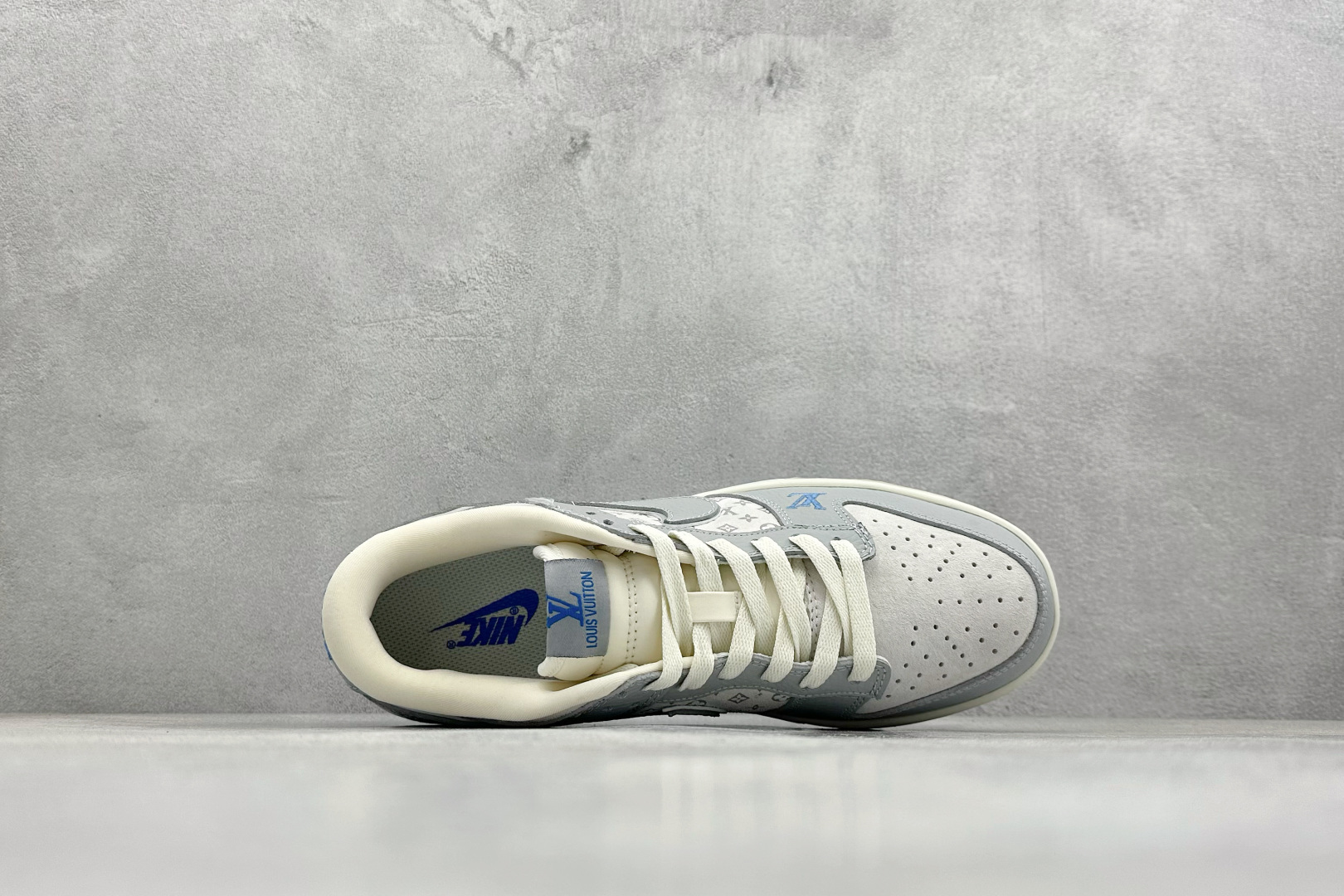 Nike SB Dunk Low ”LV联名“——白蓝” 高端定制 低帮休闲板鞋 YF9511-912