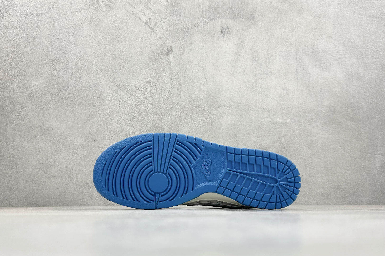 Nike SB Dunk Low ”LV联名“——白蓝” 高端定制 低帮休闲板鞋 YF9511-912