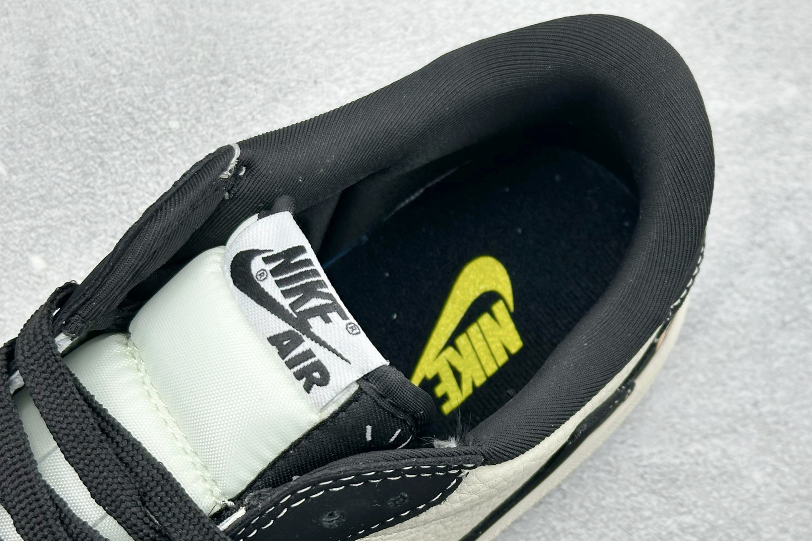 Travis Scott x Jordan 1 Low “芬迪联名——字母米黑黄” 高端定制 乔丹倒勾低帮休闲板鞋 DD7866-110