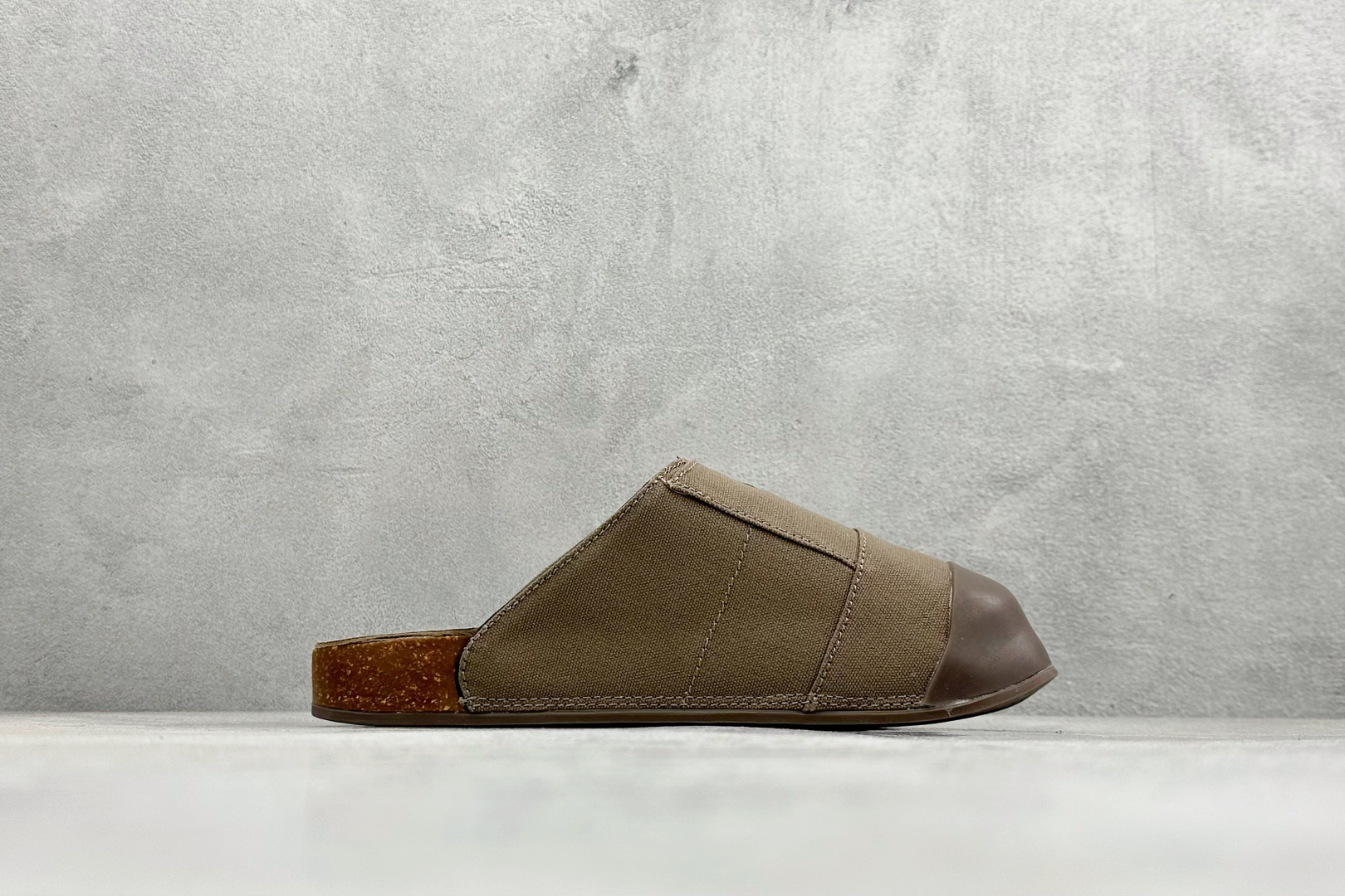 AdidOriginals Adimule 阿迪穆勒休闲半拖 JP9189