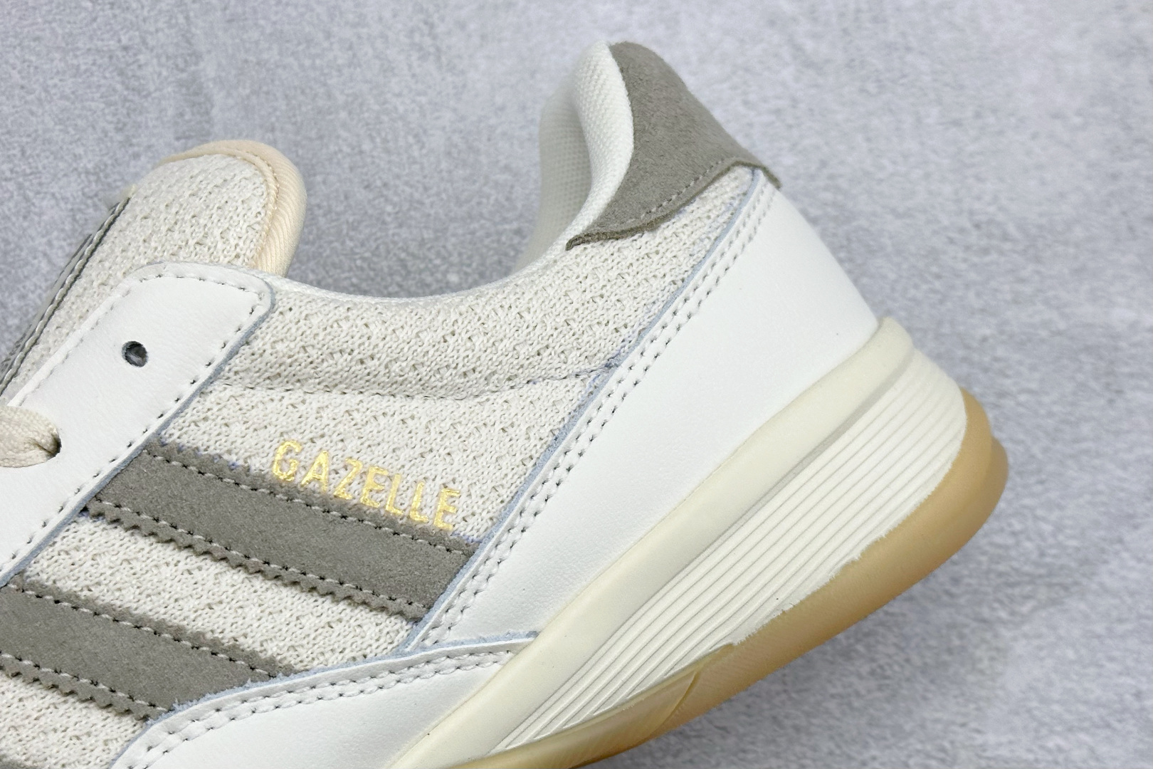 AdidOriginals Gazelle Sala - Men's 阿迪达斯运动跑步鞋 HQ7303