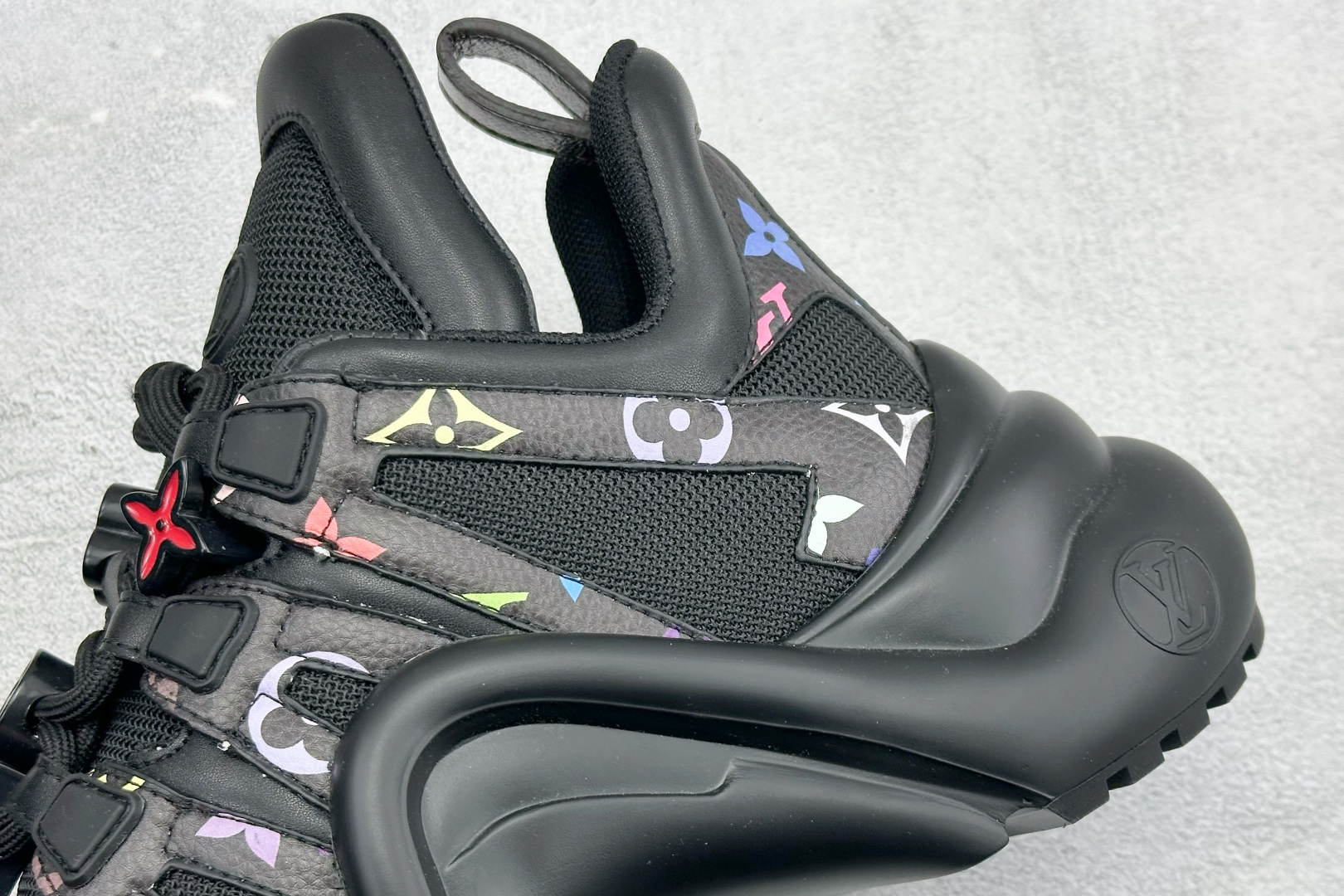 480 YS纯原LOUIS VUITTON Archlight皮革时尚圆头系带 低帮 生活休闲鞋女款黑色 INS炸款-Chinese UA Cheap High Quatity Brand Clothes Bags handbags Sneakers wholesale wholesaler seller from China Factory suppliers Fashion Clothing Shoes best Quality Beautiful Price 480 YS纯原LOUIS VUITTON Archlight皮革时尚圆头系带 低帮 生活休闲鞋女款黑色 INS炸款