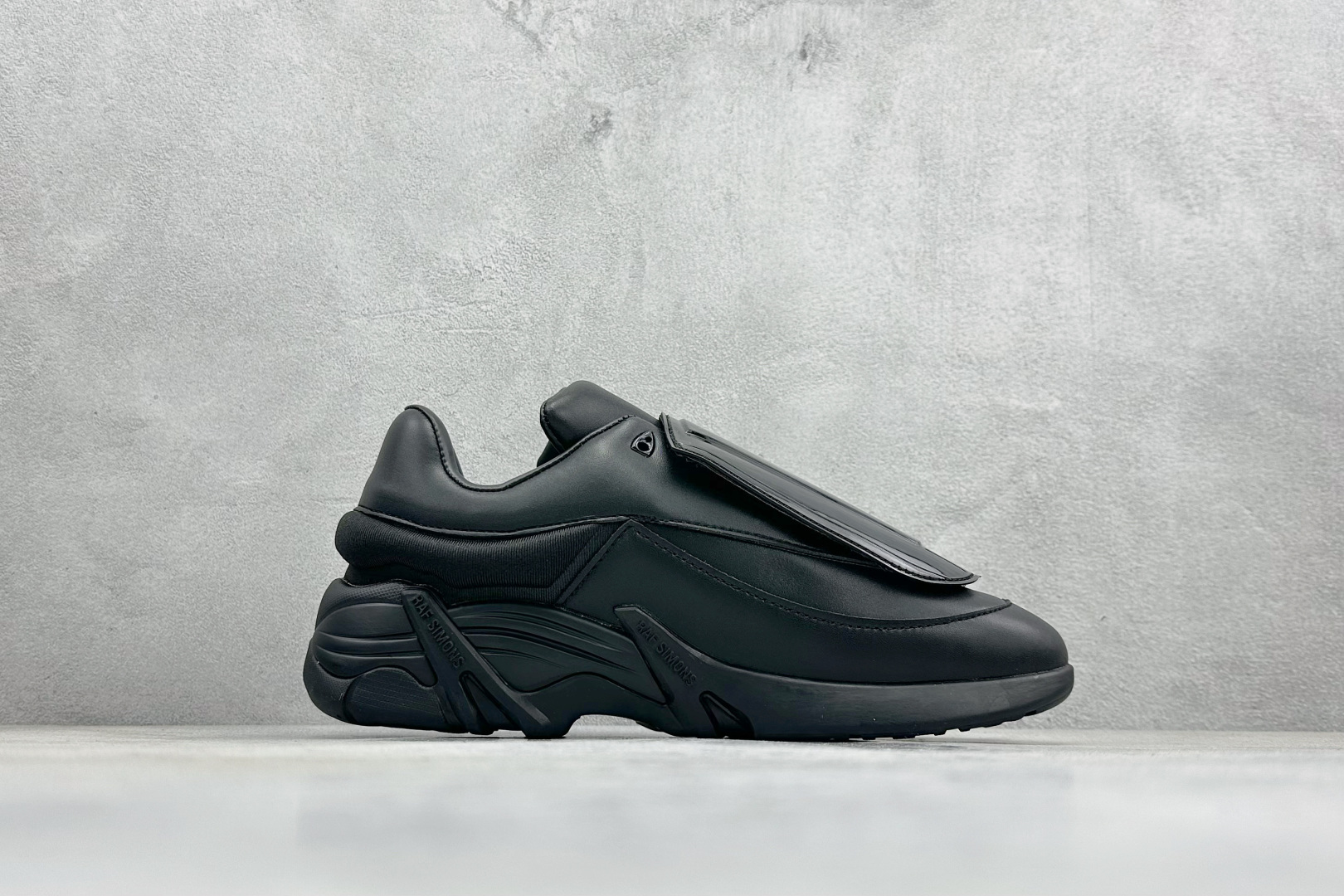260 RAF SIMONS Antei 先锋潮流 复古低帮休闲鞋 原版定制可拆卸鞋舌面 独家定制鞋盒 HR740012L