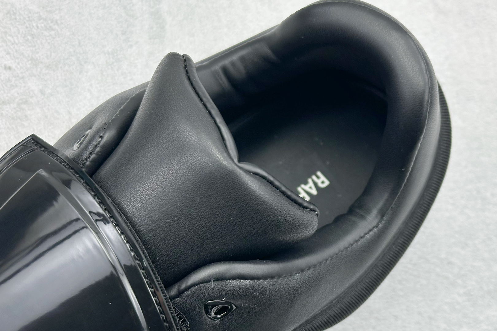 260 RAF SIMONS Antei 先锋潮流 复古低帮休闲鞋 原版定制可拆卸鞋舌面 独家定制鞋盒 HR740012L