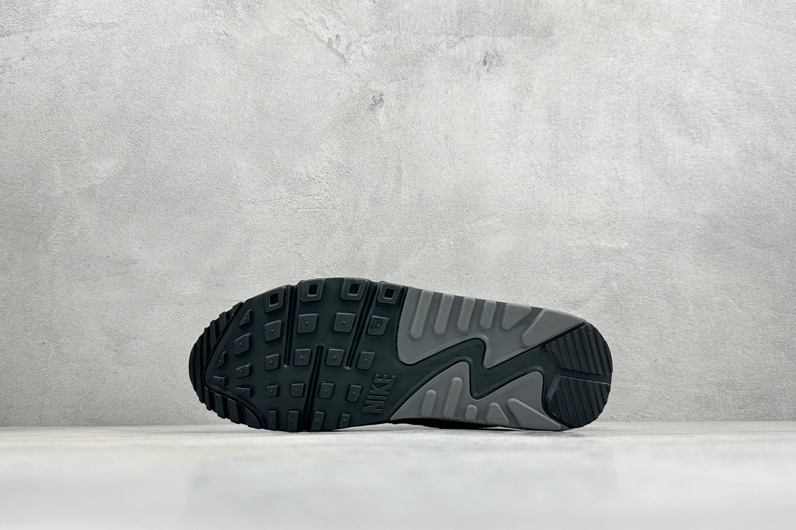 200 Nike Air Max 90 耐克复古气垫跑鞋 DR0145-002-Chinese UA Cheap High Quatity Brand Clothes Bags handbags Sneakers wholesale wholesaler seller from China Factory suppliers Fashion Clothing Shoes best Quality Beautiful Price 200 Nike Air Max 90 耐克复古气垫跑鞋 DR0145-002