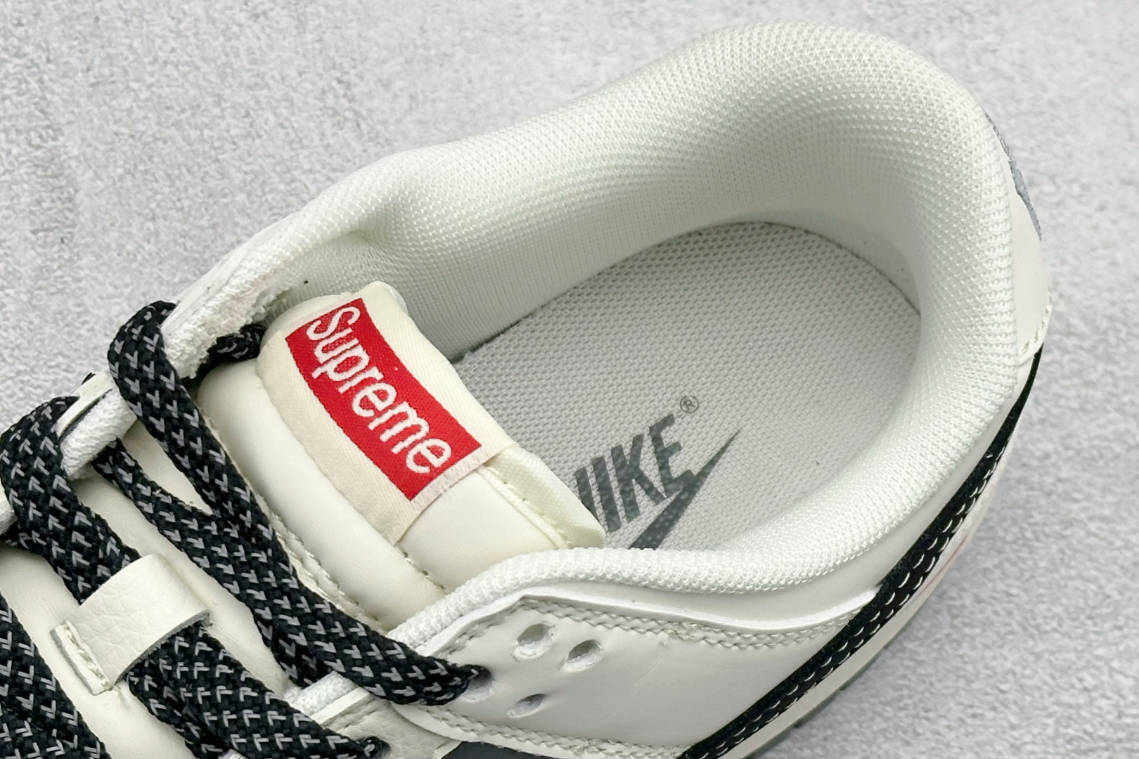 280 Nike SB Dunk Low“ Supreme 联名—米灰黑拼接” 周年高端定制 低帮休闲板鞋 JP1628-011-Chinese UA Cheap High Quatity Brand Clothes Bags handbags Sneakers wholesale wholesaler seller from China Factory suppliers Fashion Clothing Shoes best Quality Beautiful Price 280 Nike SB Dunk Low“ Supreme 联名—米灰黑拼接” 周年高端定制 低帮休闲板鞋 JP1628-011