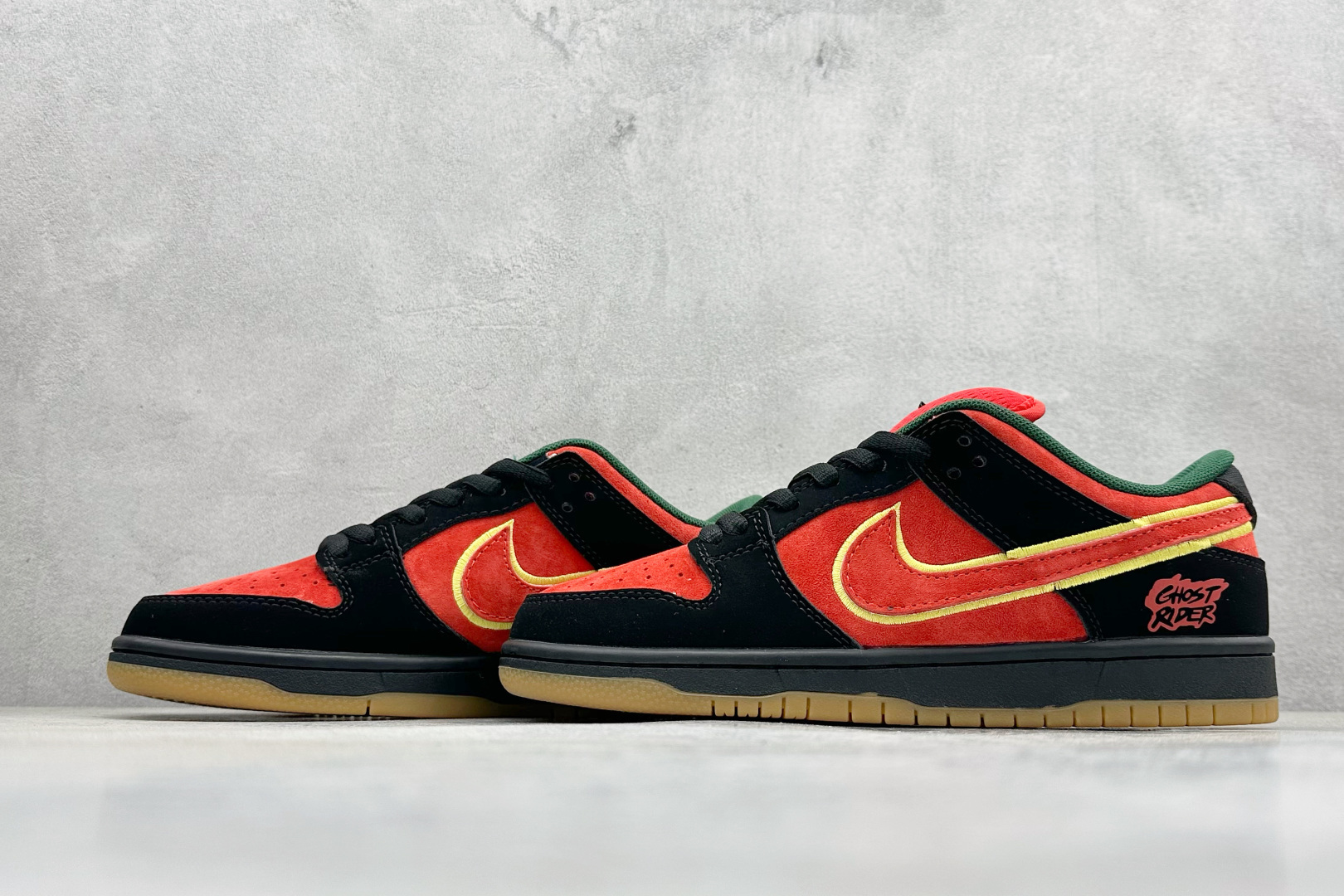 200 Nike Dunk SB Low 黑红生胶 FZ1287-300-Chinese UA Cheap High Quatity Brand Clothes Bags handbags Sneakers wholesale wholesaler seller from China Factory suppliers Fashion Clothing Shoes best Quality Beautiful Price 200 Nike Dunk SB Low 黑红生胶 FZ1287-300