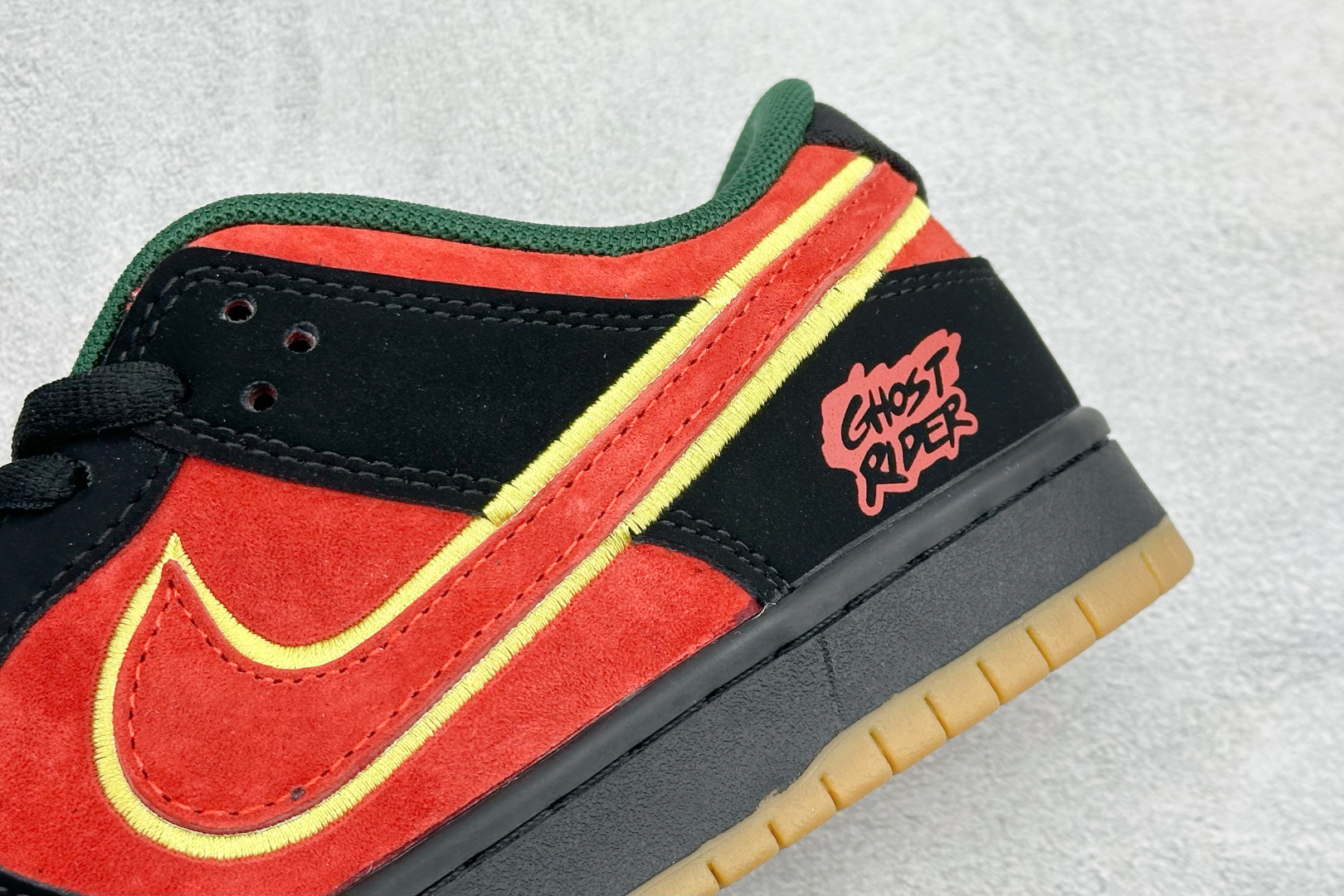 200 Nike Dunk SB Low 黑红生胶 FZ1287-300-Chinese UA Cheap High Quatity Brand Clothes Bags handbags Sneakers wholesale wholesaler seller from China Factory suppliers Fashion Clothing Shoes best Quality Beautiful Price 200 Nike Dunk SB Low 黑红生胶 FZ1287-300