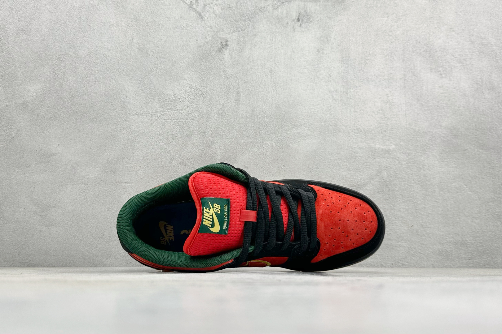 200 Nike Dunk SB Low 黑红生胶 FZ1287-300-Chinese UA Cheap High Quatity Brand Clothes Bags handbags Sneakers wholesale wholesaler seller from China Factory suppliers Fashion Clothing Shoes best Quality Beautiful Price 200 Nike Dunk SB Low 黑红生胶 FZ1287-300