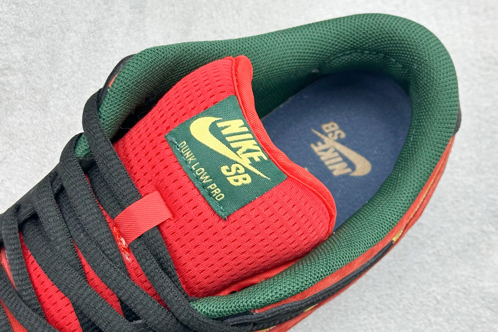 200 Nike Dunk SB Low 黑红生胶 FZ1287-300-Chinese UA Cheap High Quatity Brand Clothes Bags handbags Sneakers wholesale wholesaler seller from China Factory suppliers Fashion Clothing Shoes best Quality Beautiful Price 200 Nike Dunk SB Low 黑红生胶 FZ1287-300