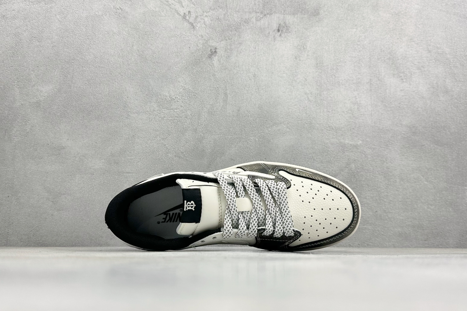 260 Air Jordan 1 Low AJ1 乔1 巴宝莉联名高端定制 倒钩低帮复古篮球鞋 HS1239-004-Chinese UA Cheap High Quatity Brand Clothes Bags handbags Sneakers wholesale wholesaler seller from China Factory suppliers Fashion Clothing Shoes best Quality Beautiful Price 260 Air Jordan 1 Low AJ1 乔1 巴宝莉联名高端定制 倒钩低帮复古篮球鞋 HS1239-004