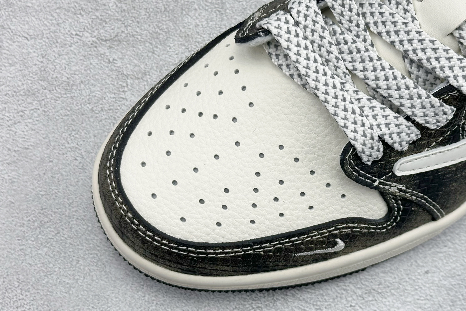 260 Air Jordan 1 Low AJ1 乔1 巴宝莉联名高端定制 倒钩低帮复古篮球鞋 HS1239-004-Chinese UA Cheap High Quatity Brand Clothes Bags handbags Sneakers wholesale wholesaler seller from China Factory suppliers Fashion Clothing Shoes best Quality Beautiful Price 260 Air Jordan 1 Low AJ1 乔1 巴宝莉联名高端定制 倒钩低帮复古篮球鞋 HS1239-004