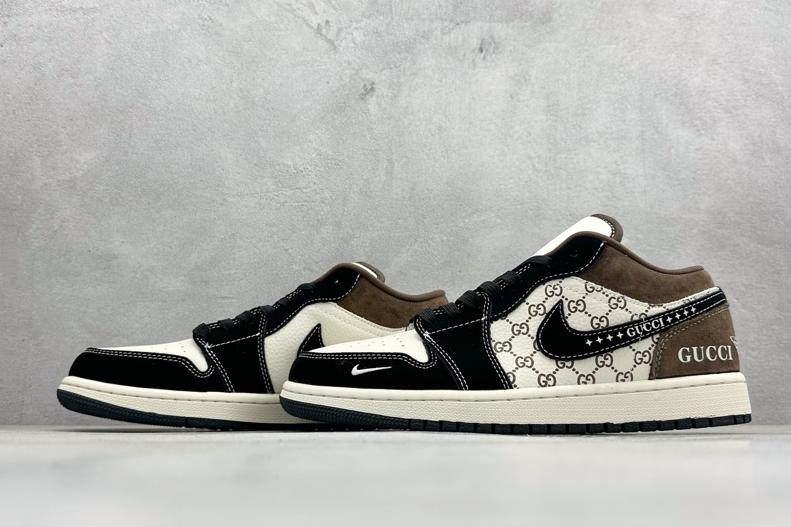 280 Air Jordan 1 Low AJ1 乔1 “古驰联名---黑棕麂皮”高端定制 低帮复古篮球鞋 LD8888-011-Chinese UA Cheap High Quatity Brand Clothes Bags handbags Sneakers wholesale wholesaler seller from China Factory suppliers Fashion Clothing Shoes best Quality Beautiful Price 280 Air Jordan 1 Low AJ1 乔1 “古驰联名---黑棕麂皮”高端定制 低帮复古篮球鞋 LD8888-011