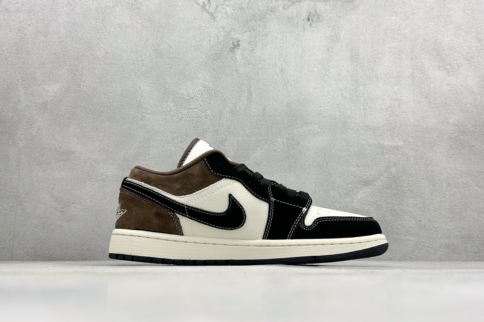 280 Air Jordan 1 Low AJ1 乔1 “古驰联名---黑棕麂皮”高端定制 低帮复古篮球鞋 LD8888-011-Chinese UA Cheap High Quatity Brand Clothes Bags handbags Sneakers wholesale wholesaler seller from China Factory suppliers Fashion Clothing Shoes best Quality Beautiful Price 280 Air Jordan 1 Low AJ1 乔1 “古驰联名---黑棕麂皮”高端定制 低帮复古篮球鞋 LD8888-011