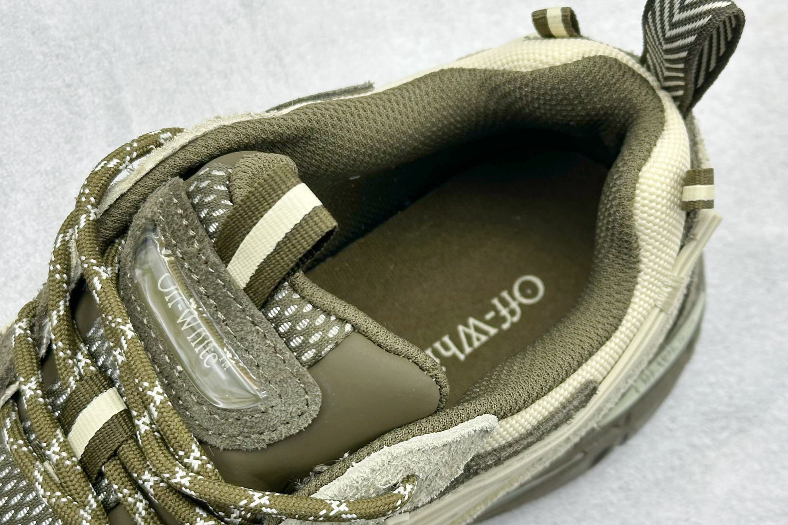 380 S版 Off-White 防滑耐磨透气性轻便跑鞋 OMIA295F25LEA-Chinese UA Cheap High Quatity Brand Clothes Bags handbags Sneakers wholesale wholesaler seller from China Factory suppliers Fashion Clothing Shoes best Quality Beautiful Price 380 S版 Off-White 防滑耐磨透气性轻便跑鞋 OMIA295F25LEA