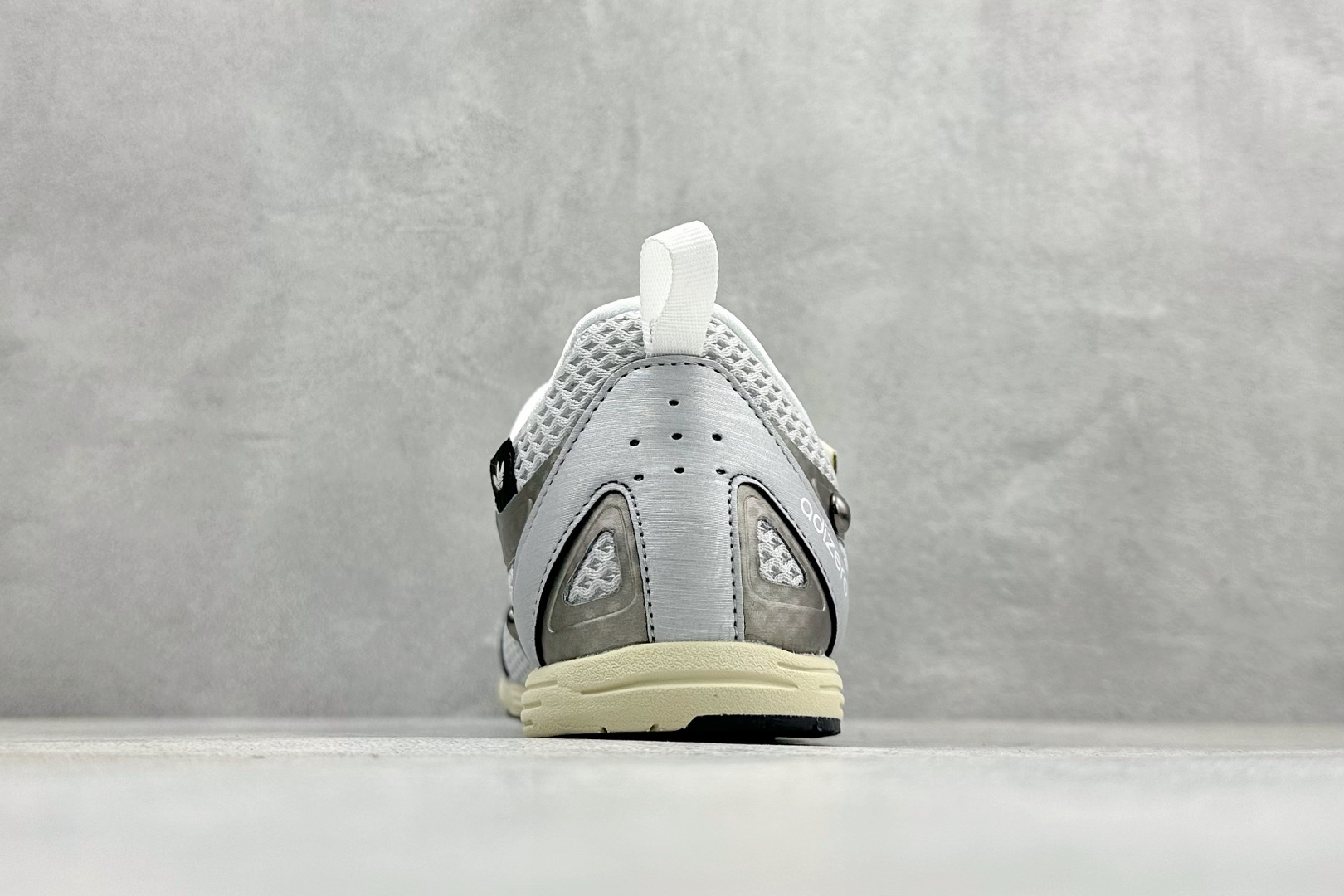 180 Adidas Adizero PR SFTM 柔软舒适防滑耐磨 低帮跑步鞋 HP3521-Chinese UA Cheap High Quatity Brand Clothes Bags handbags Sneakers wholesale wholesaler seller from China Factory suppliers Fashion Clothing Shoes best Quality Beautiful Price 180 Adidas Adizero PR SFTM 柔软舒适防滑耐磨 低帮跑步鞋 HP3521
