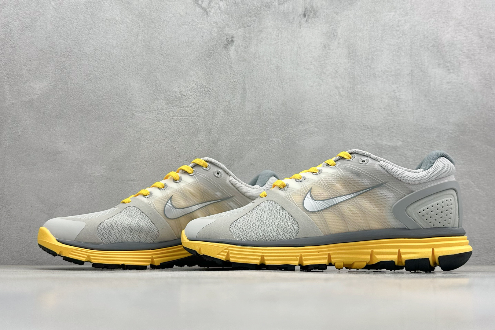 200 NIKE LUNARGLIDE+2 耐克简约舒适防滑耐磨经典低帮跑鞋 408921-007